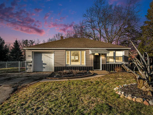 3935 Fenwick St NW, Grand Rapids, MI 49534