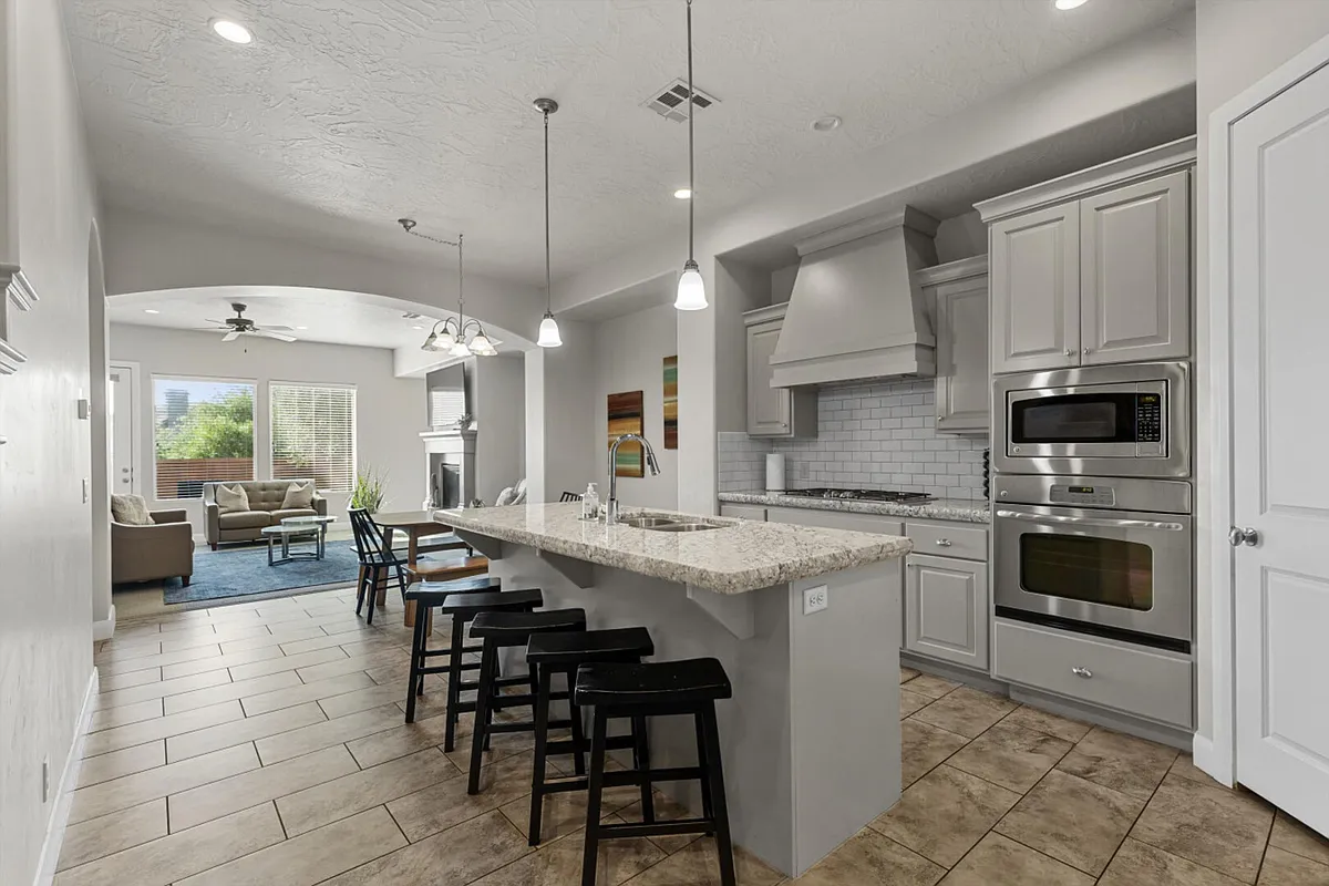 Building Photo - N Coral Ridge Dr