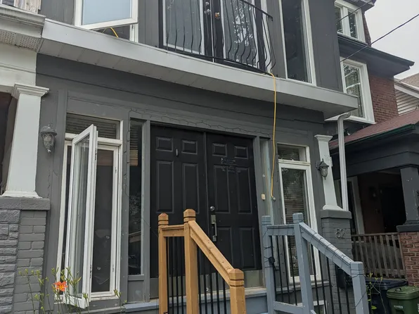 52 Ashdale Ave, Toronto, ON M4L 2Y7