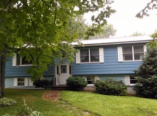 872 Lebanon Rd, Winterport, ME 04496