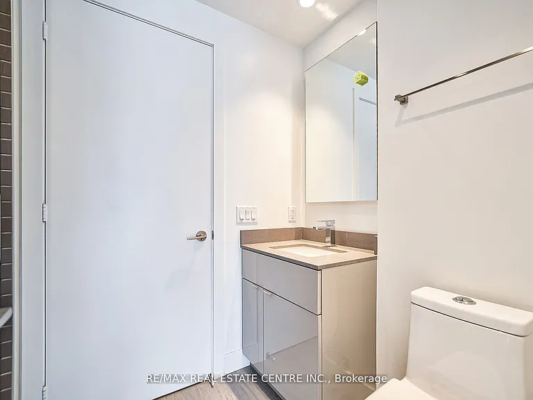 7 Grenville St #2605 — Photo 22