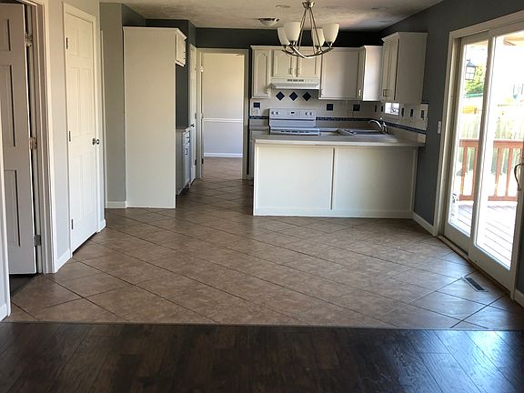 Open kitchen family room 