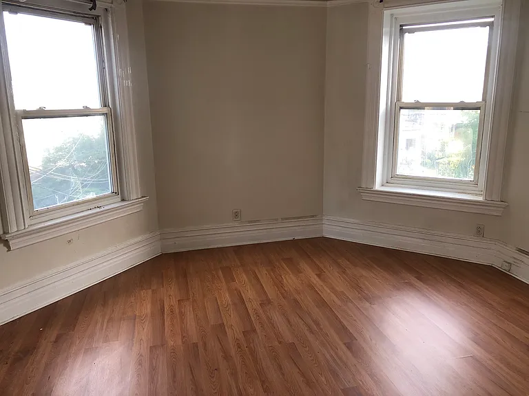 11 Claremont Pl #2 — Photo 12