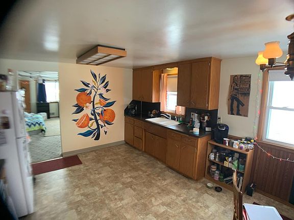 2nd image of 1523 Idaho Ave E