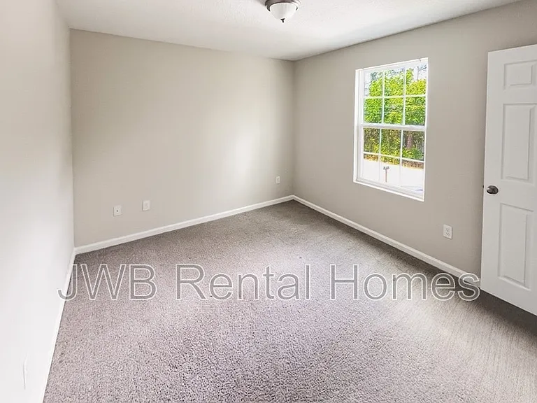 1209 Ellis Rd S — Photo 16