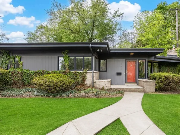 1771 Brookside Dr, Flint, MI 48503