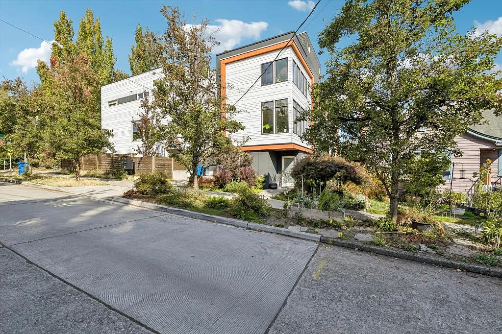 1506 S Hill St - 4 bedrooms — Photo 2
