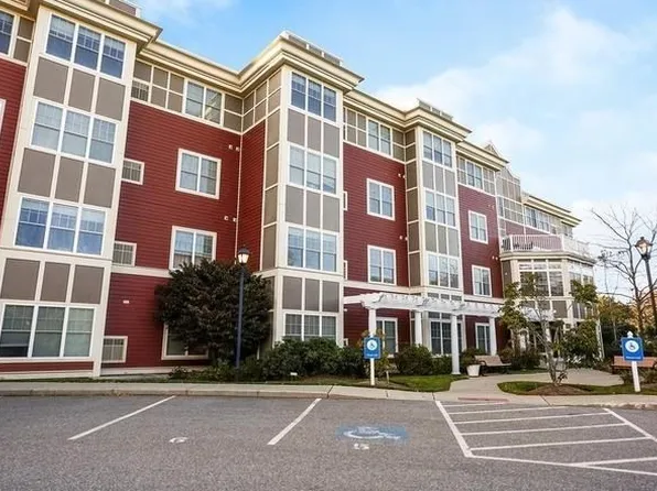 35 Commonwealth Ave APT 110, Newton, MA 02467