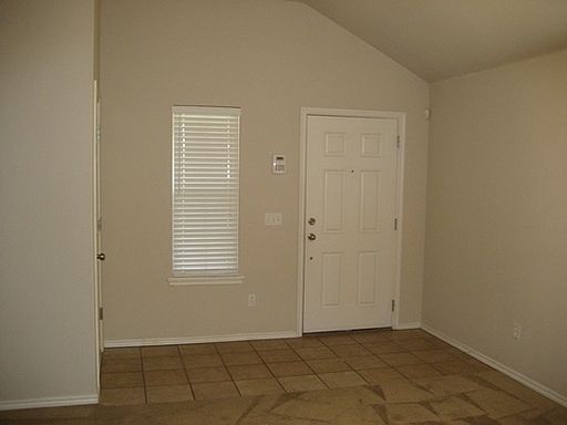 2nd image of 814 Beaumont Sq