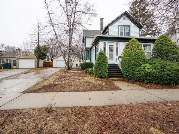 332 6th St, Fond Du Lac, WI 54935