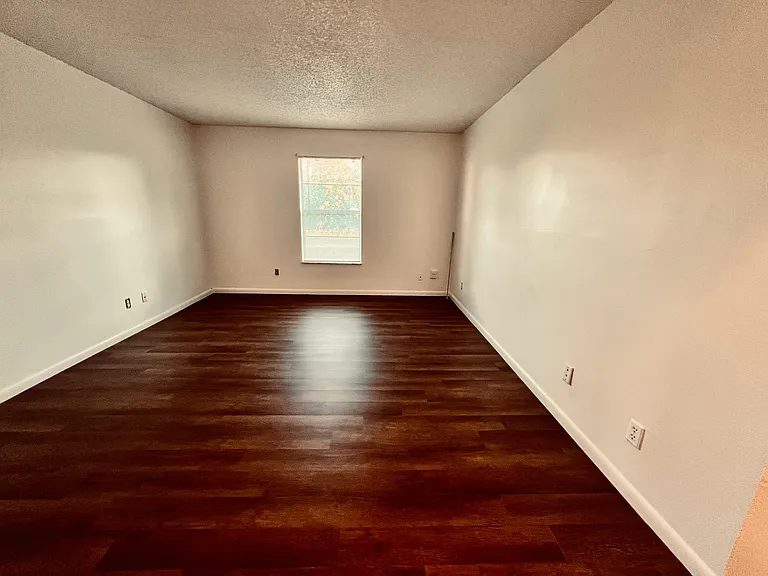 103 Admiral Cir #A — Photo 11