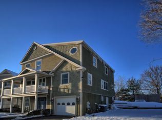 60 Willow Ln, Portland, ME 04102