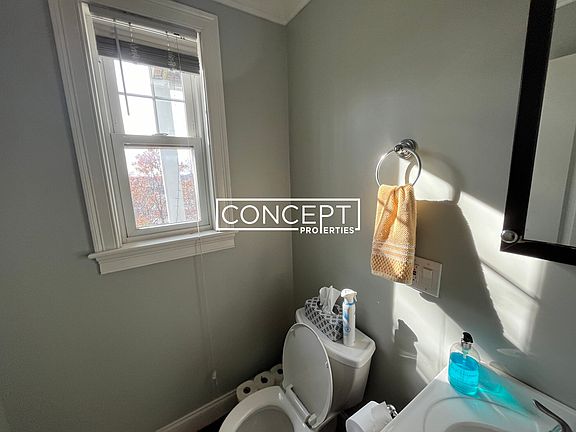 5th image of 47 Beech Glen St #1B