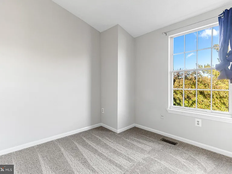 1232 Quaker Ridge Dr — Photo 16
