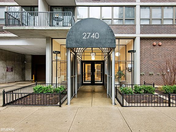 2nd image of 2740 N Pine Grove Ave APT 6E