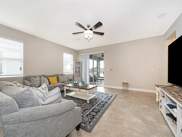 3026 Jardin St — Photo 18
