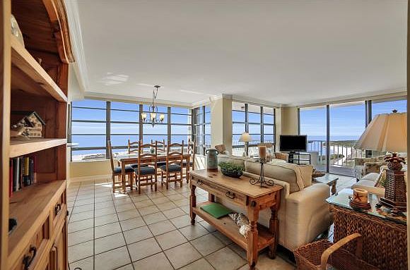 1st image of 320 Seaview Ct APT 1712