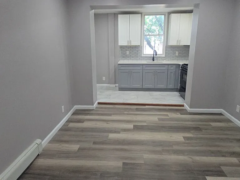 93 Park Ave #2R — Photo 6