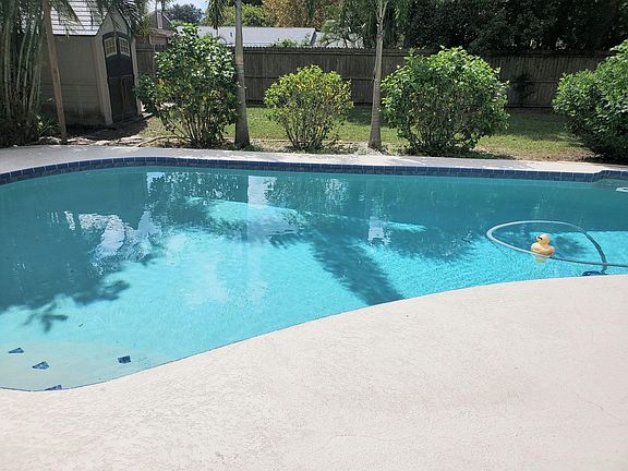 2nd image of 11138 Valencia Ave