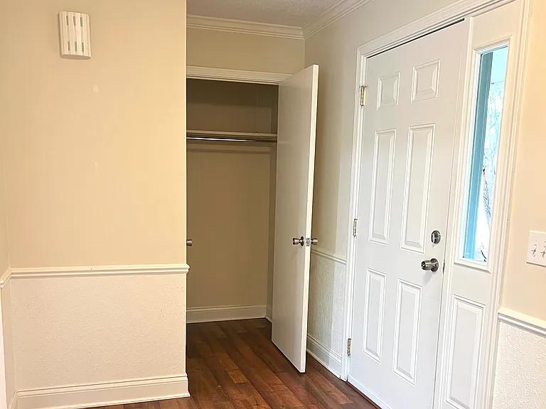 1522 Cambria Dr — Photo 3