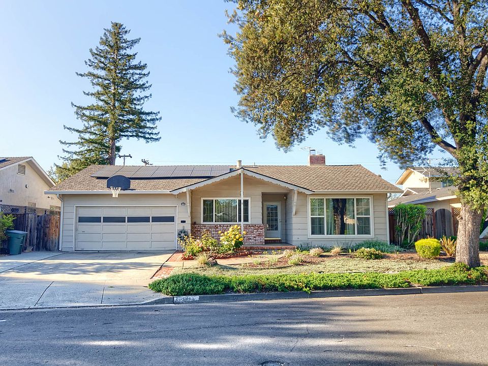 1st image of 621 Cheshire Way