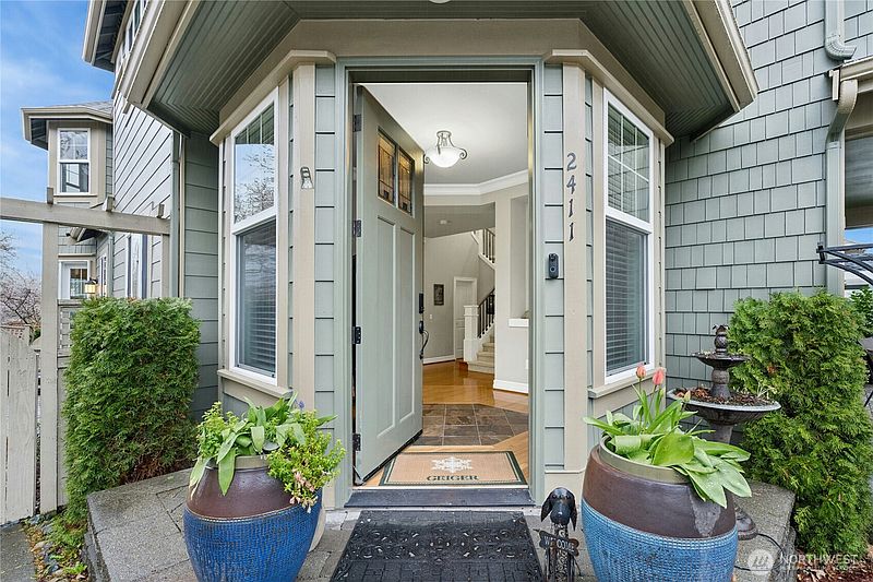 2nd image of 2411 30th Avenue NE