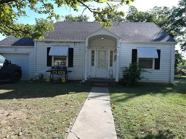 254 N Elm St, Nevada, MO 64772