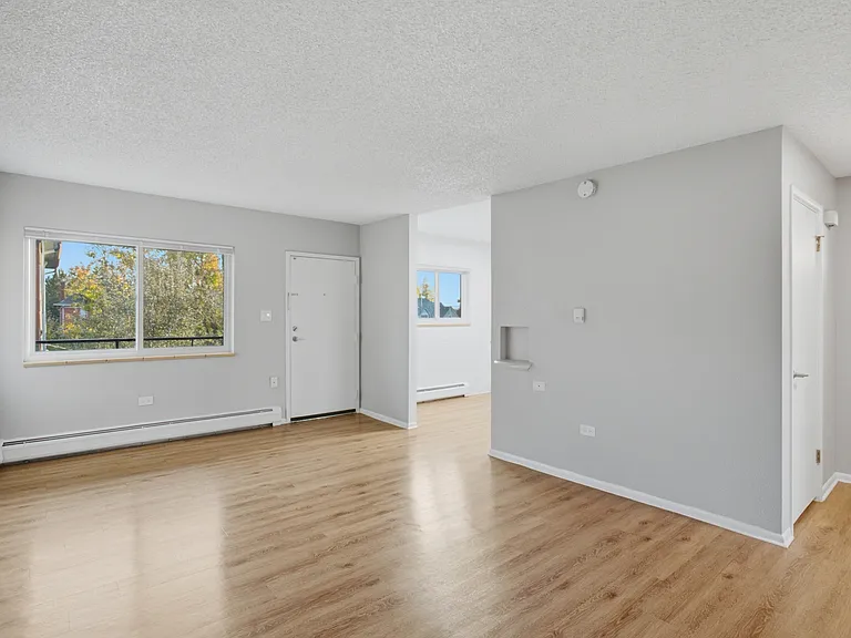 245 Bannock — Photo 2