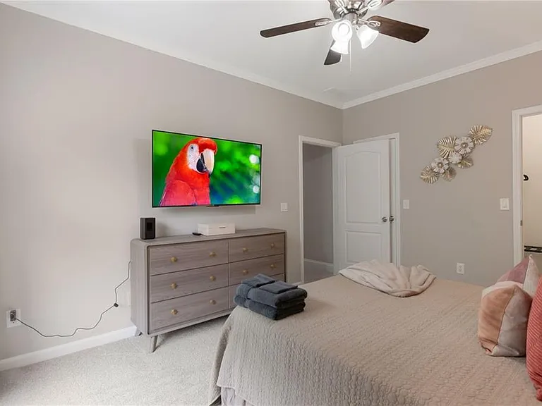 100 Hardwood Ln — Photo 27