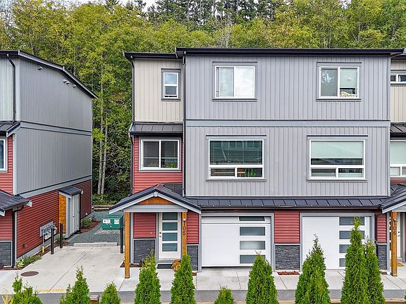 2nd image of 2899 River Rd #105