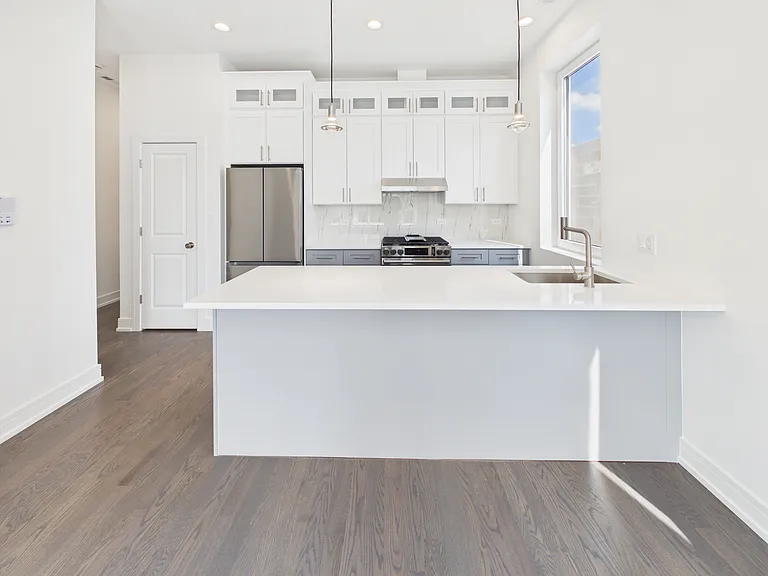 4055 S Prairie Ave #3 — Photo 7