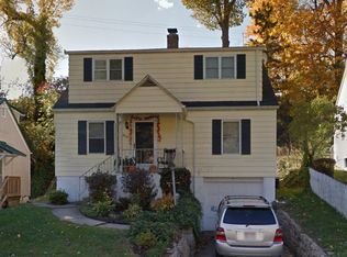 1366 College Park, Fairmont, WV 26554