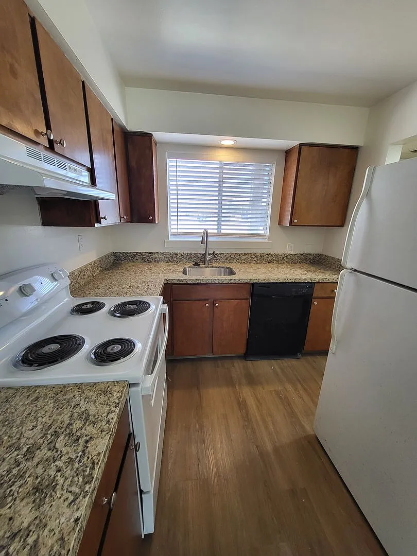 Gypsum Four-Plex — Photo 3