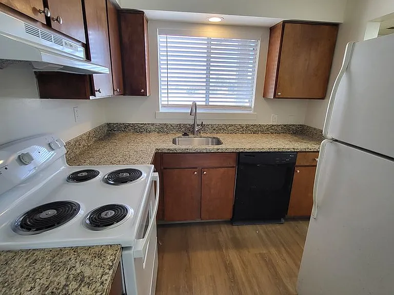 3501-3503 Gypsum Rd #3505 — Photo 3