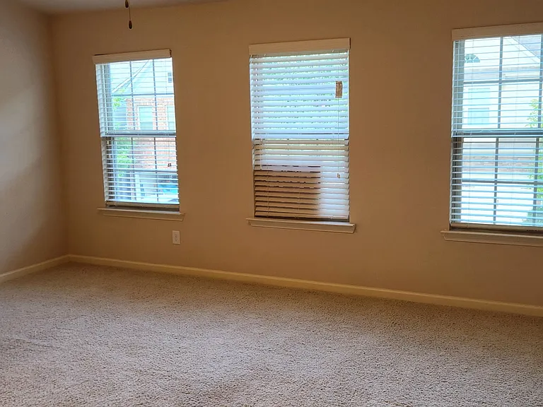 3909 Brockenhurst Dr — Photo 19