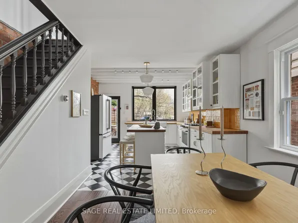 31 Glenmore Rd, Toronto, ON M4L 3M1