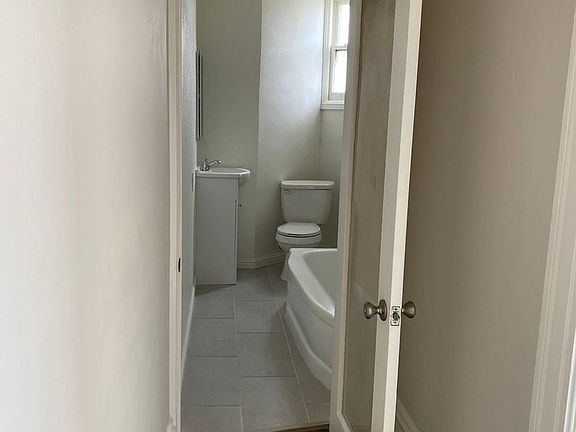 5th image of 1434 Stockton St