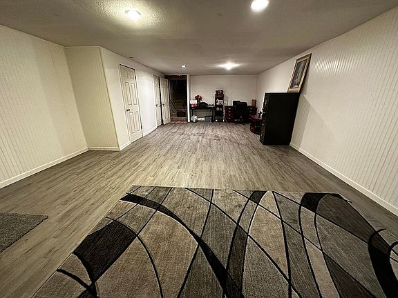3rd image of 203 E Hastings Ave
