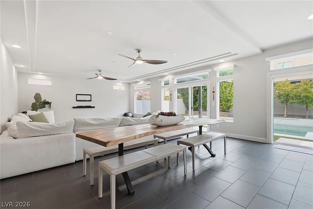 4 bed, 3.5 bath, 3952 sqft, $3,500 — Photo 3