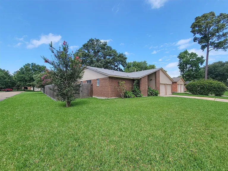 14403 Cypress Branch Dr — Photo 32