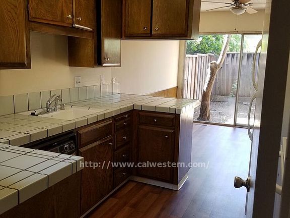 4th image of 669 Vasona Ct