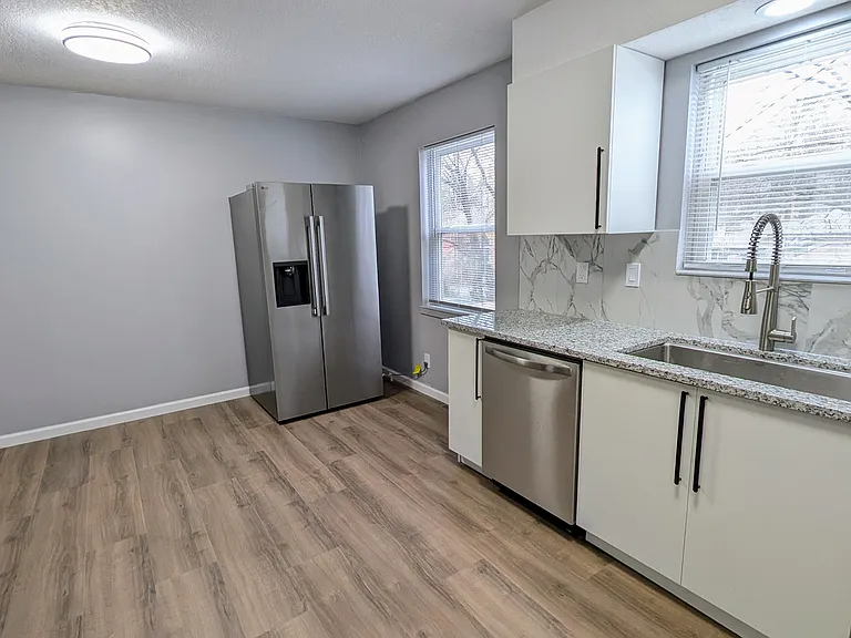 8324 Robinson St — Photo 19