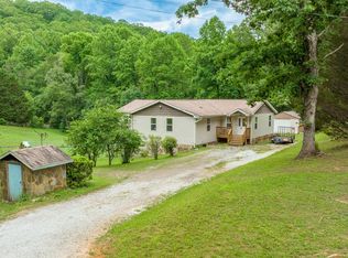 527 Dan Mar Rd, Franklin, NC 28734