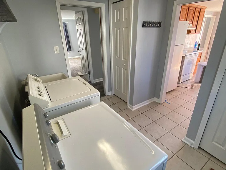 21674 Roosevelt Ave — Photo 10