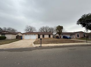 5842 Cliff Walk Dr, San Antonio, TX 78250