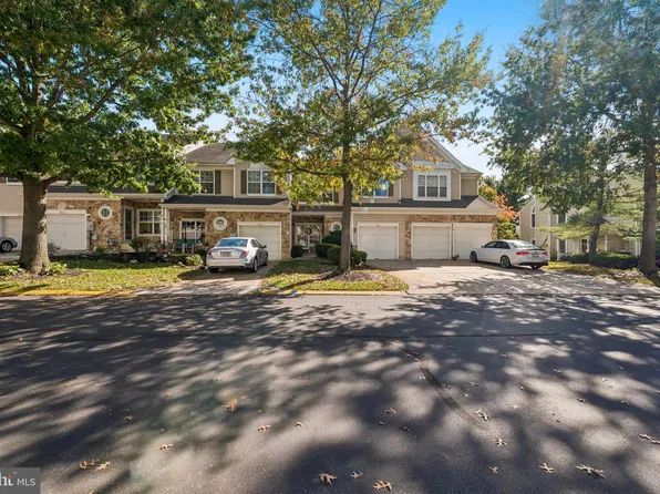 7804 Normandy Dr, Mount Laurel, NJ 08054