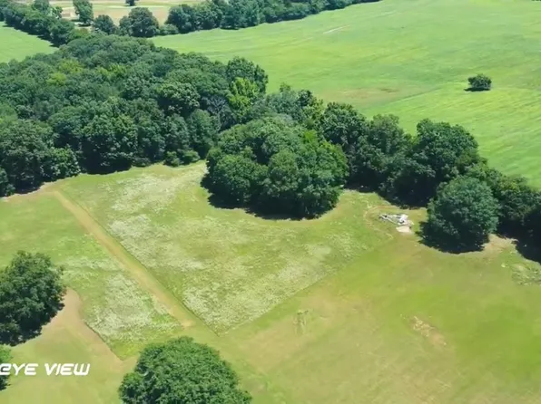 98 Red Barn Ln, Batesville, AR 72501