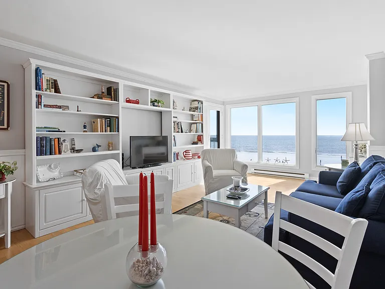 1 Seacliff Ave — Photo 12