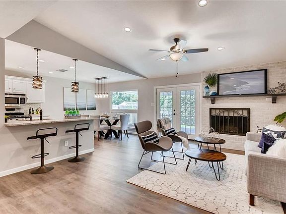 3rd image of 2608 Berkett Dr