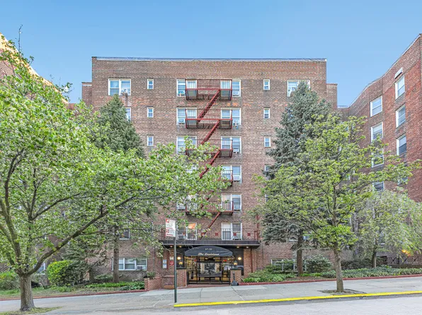 67-30 Clyde Street image 10 of 14